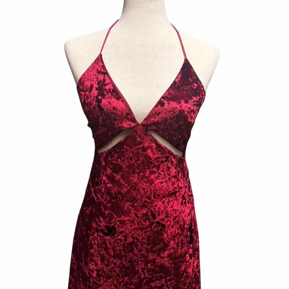 forever 21 burgundy velvet dress Crushed Maxi Red Halter Cutout Goth Y2K Vampy M size:DE 34